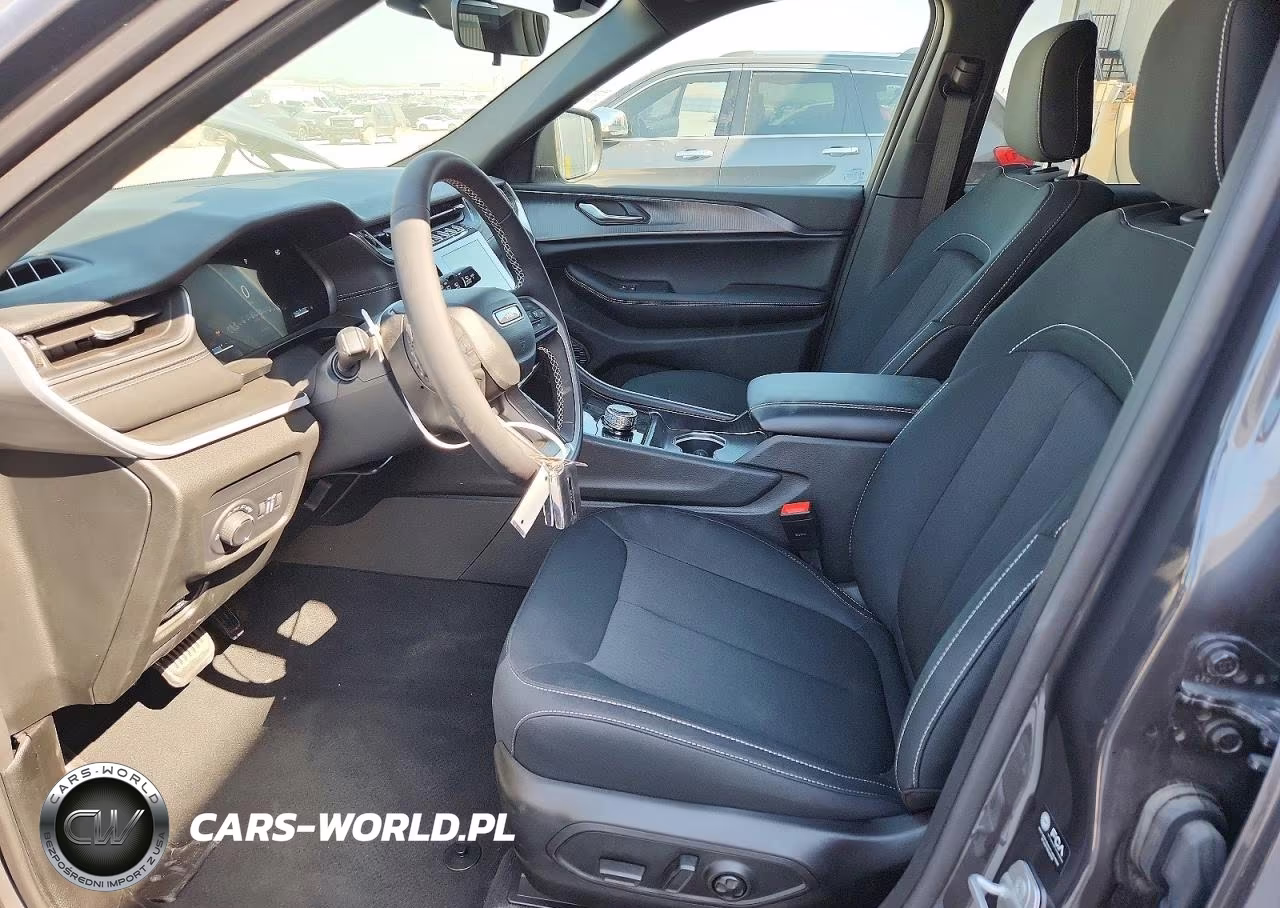 2025 Jeep Grand Cherokee Laredo VIN:1C4RJHAG1SC327541 - 7