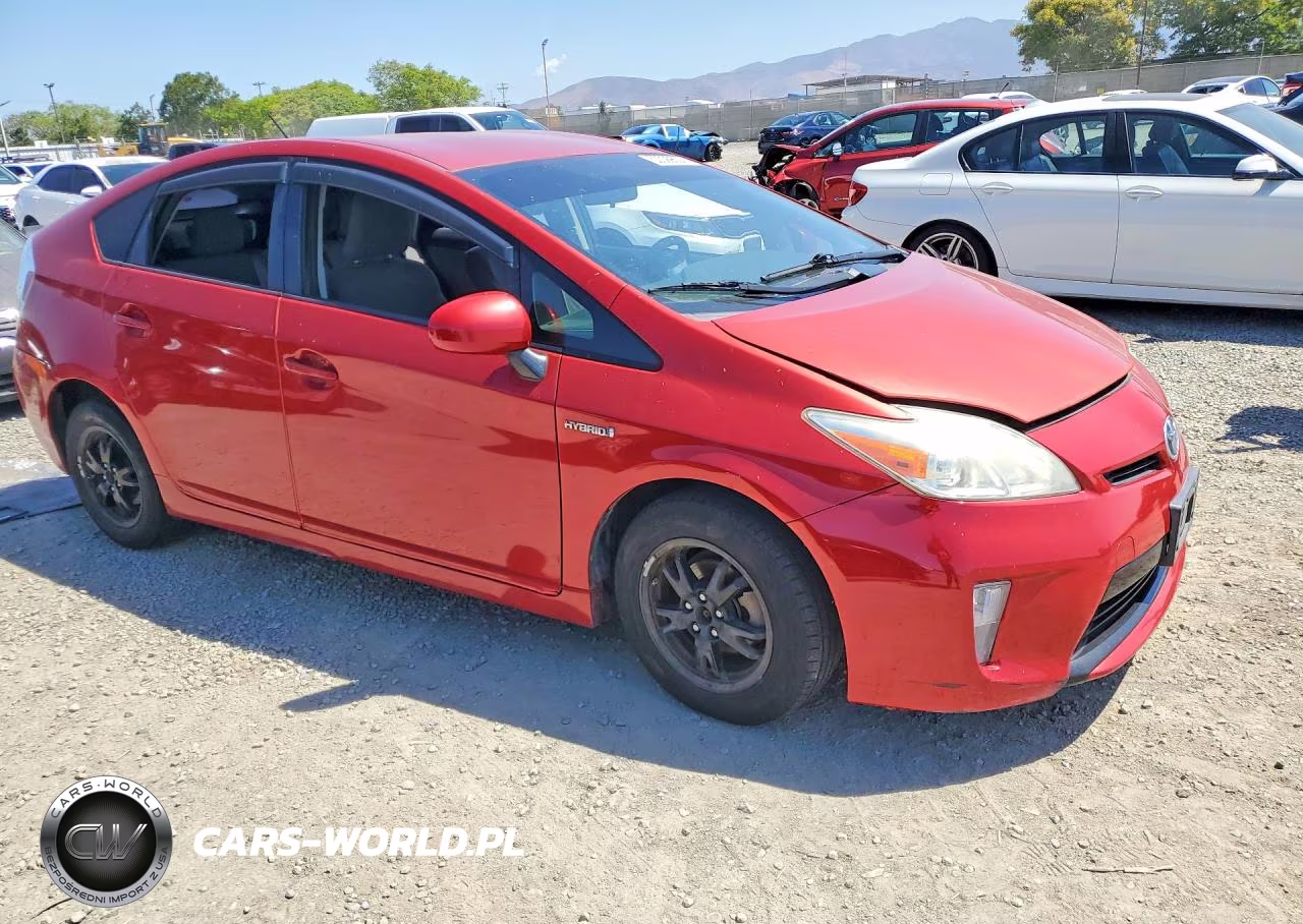 2014 Toyota Prius Two VIN:JTDKN3DU9E1775939 - 4