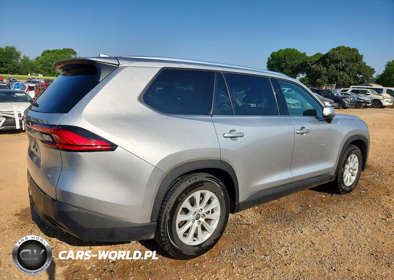 2024 Toyota Grand Highlander Xle VIN:5TDAAAA5XRS002883 - 3
