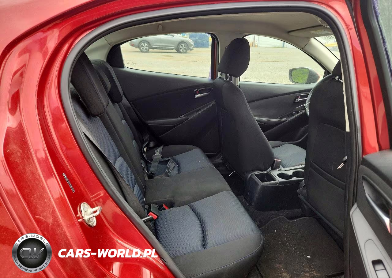 2018 Toyota Yaris Ia Base VIN:3MYDLBYV5JY322095 - 10