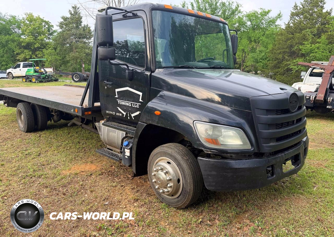 2014 Hino 258-268 Rollback Truck