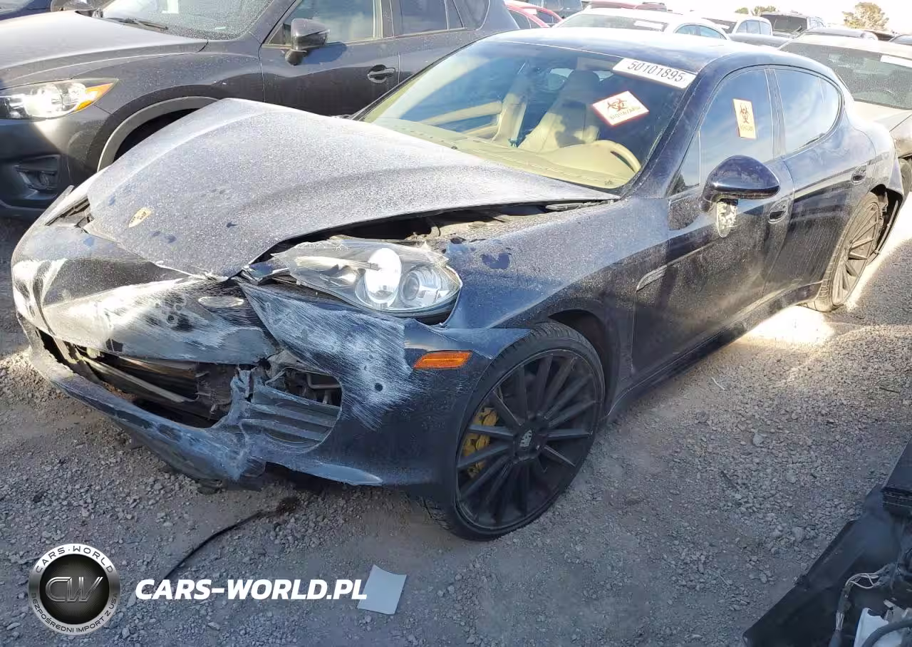 2011 Porsche Panamera 2