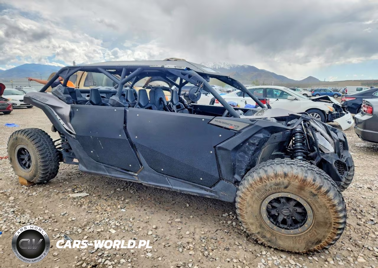 2018 Can-Am Maverick X3 Utility Vehicle VIN:3JBVEAW2XJK000008 - 1