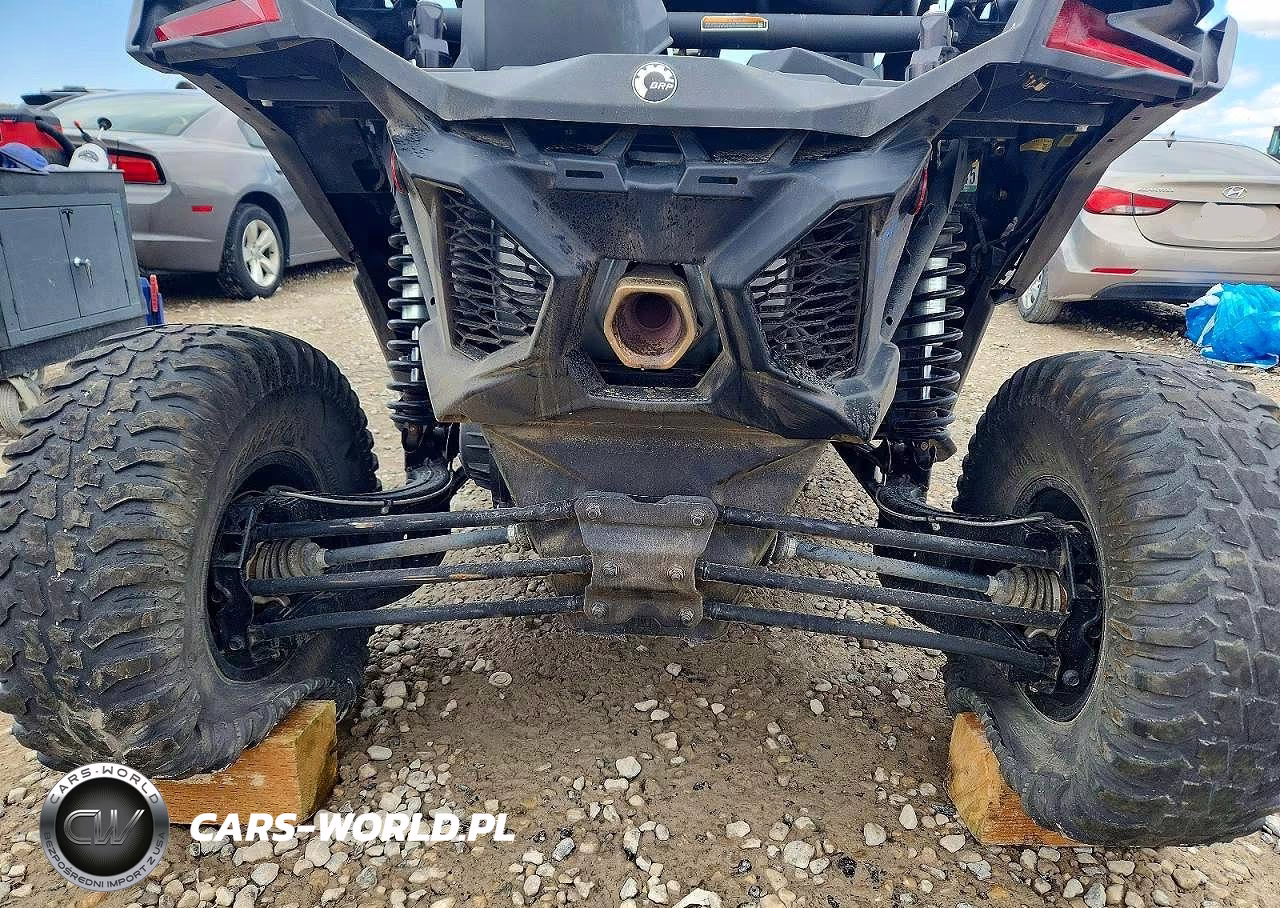 2018 Can-Am Maverick X3 Utility Vehicle VIN:3JBVEAW2XJK000008 - 6