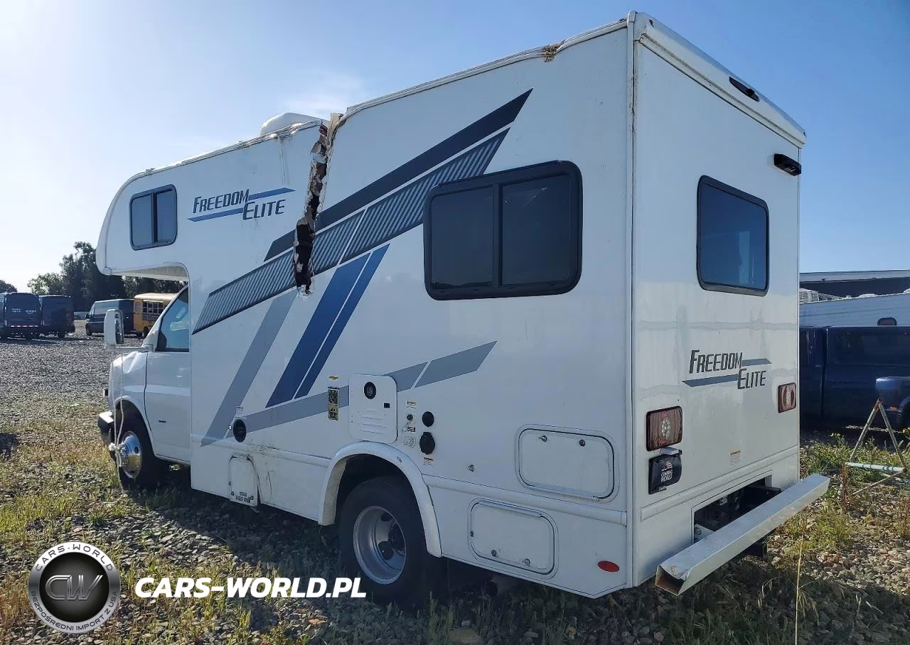 2025 Chevrolet Express G3500 VIN:1HA3GRC70SN009885 - 3
