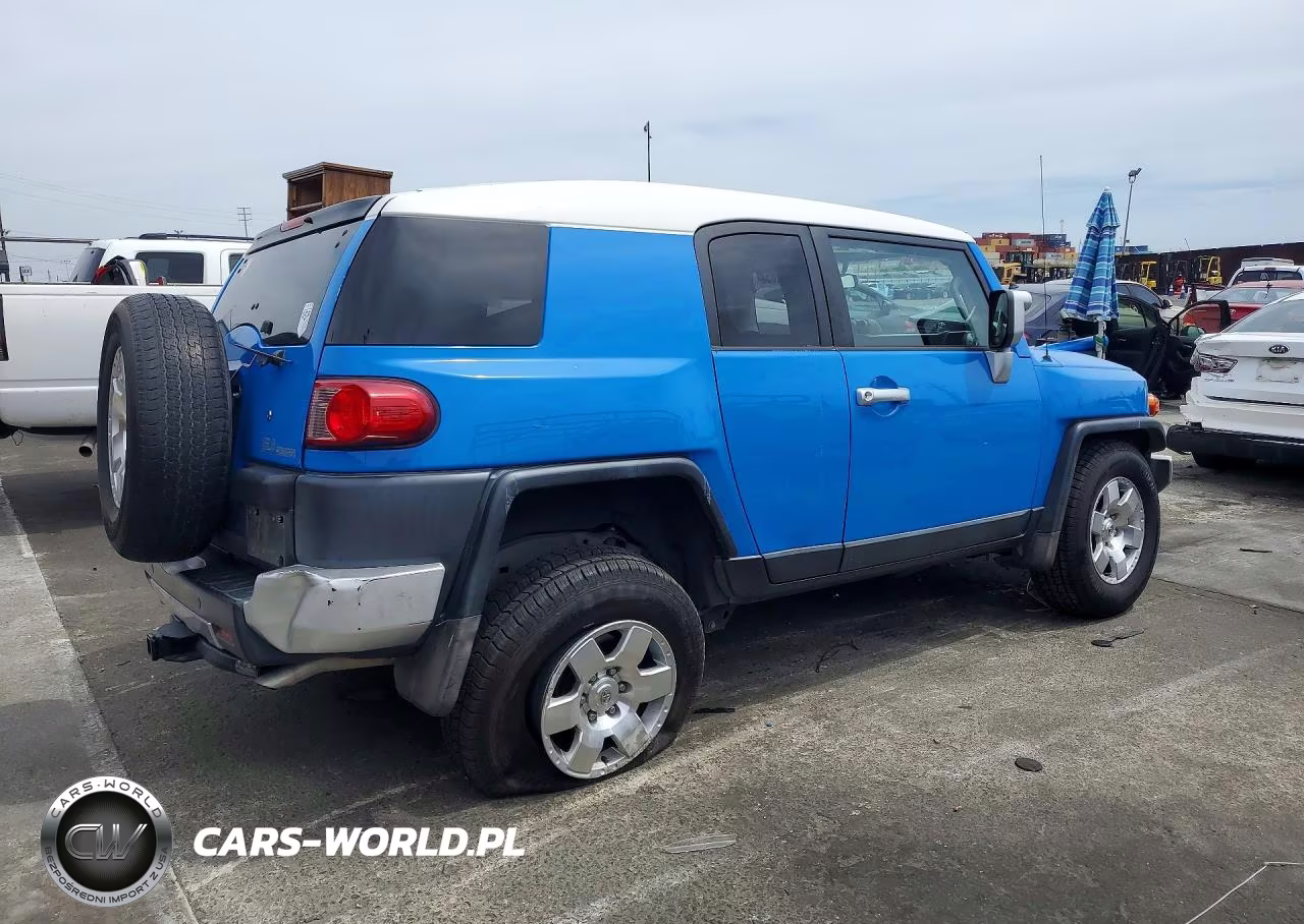 2007 Toyota Fj Cruiser Base VIN:JTEZU11FX70002896 - 3