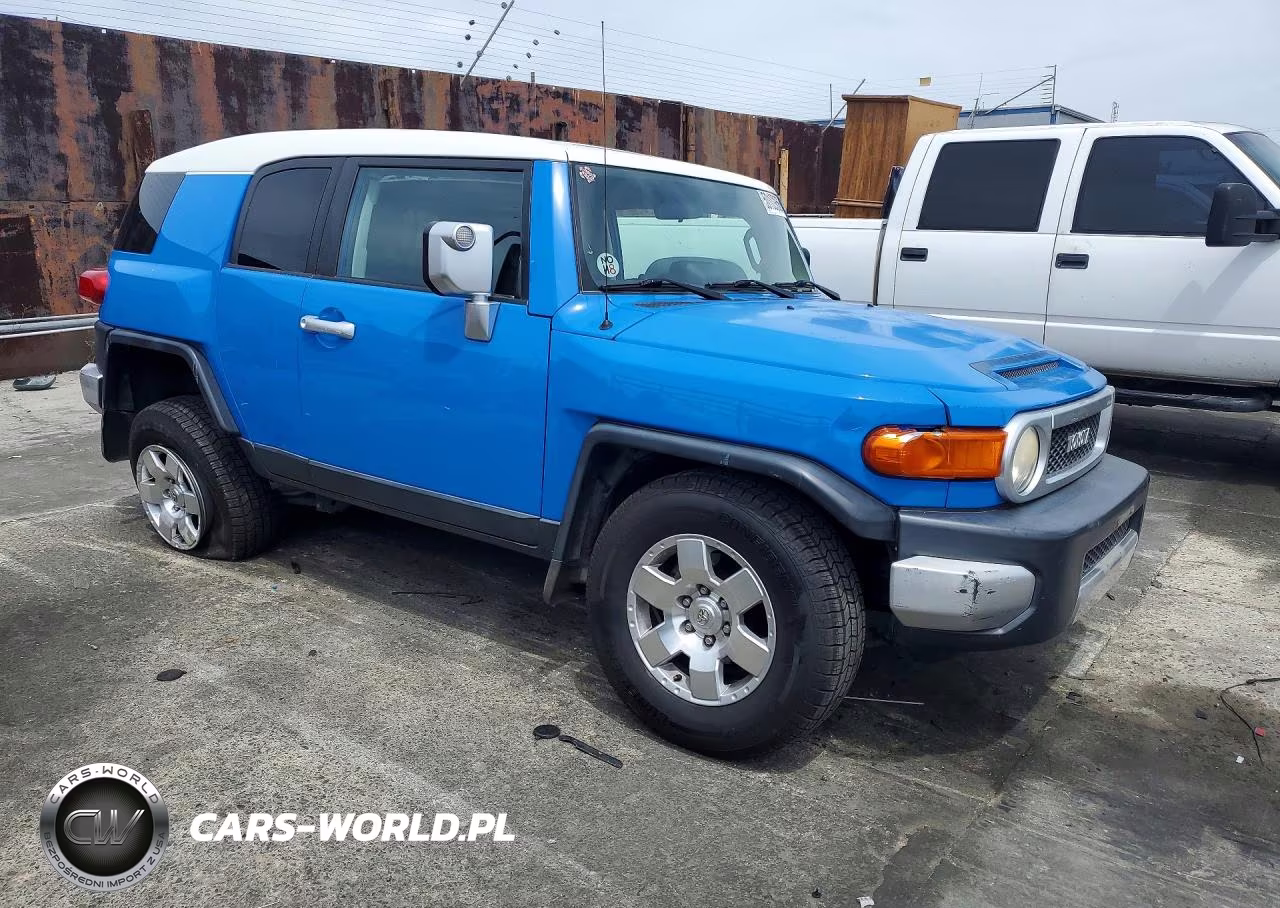 2007 Toyota Fj Cruiser Base VIN:JTEZU11FX70002896 - 4