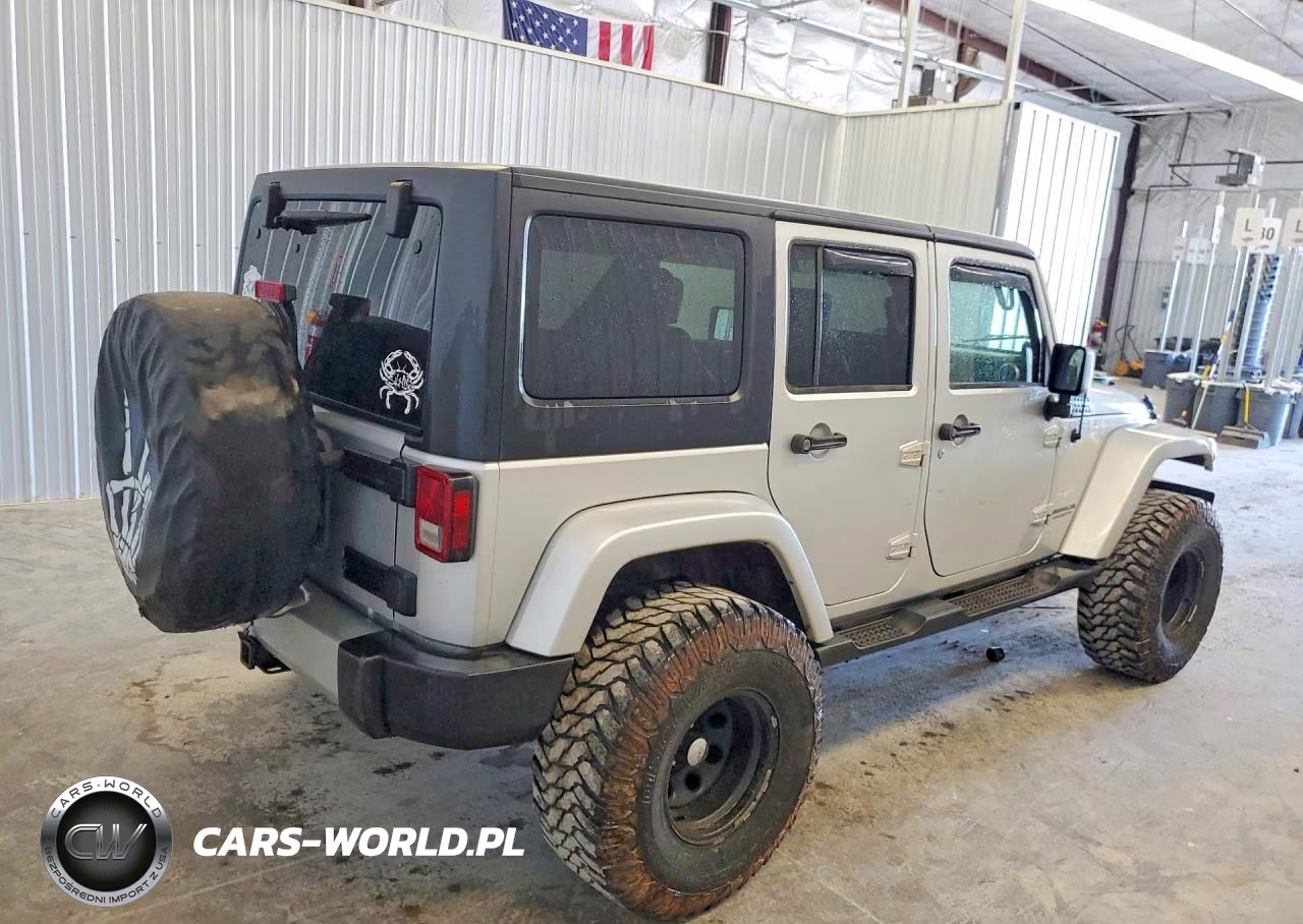 2009 Jeep Wrangler Unlimited Sahara VIN:1J4GA591X9L753724 - 3