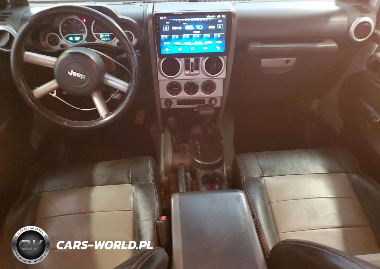 2009 Jeep Wrangler Unlimited Sahara VIN:1J4GA591X9L753724 - 8