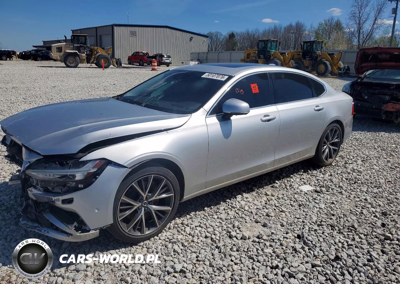 2018 Volvo S90 T6 Momentum