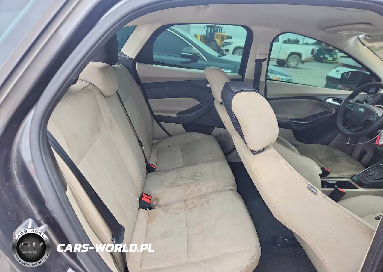 2017 Ford Focus Se VIN:1FADP3K26HL224659 - 10