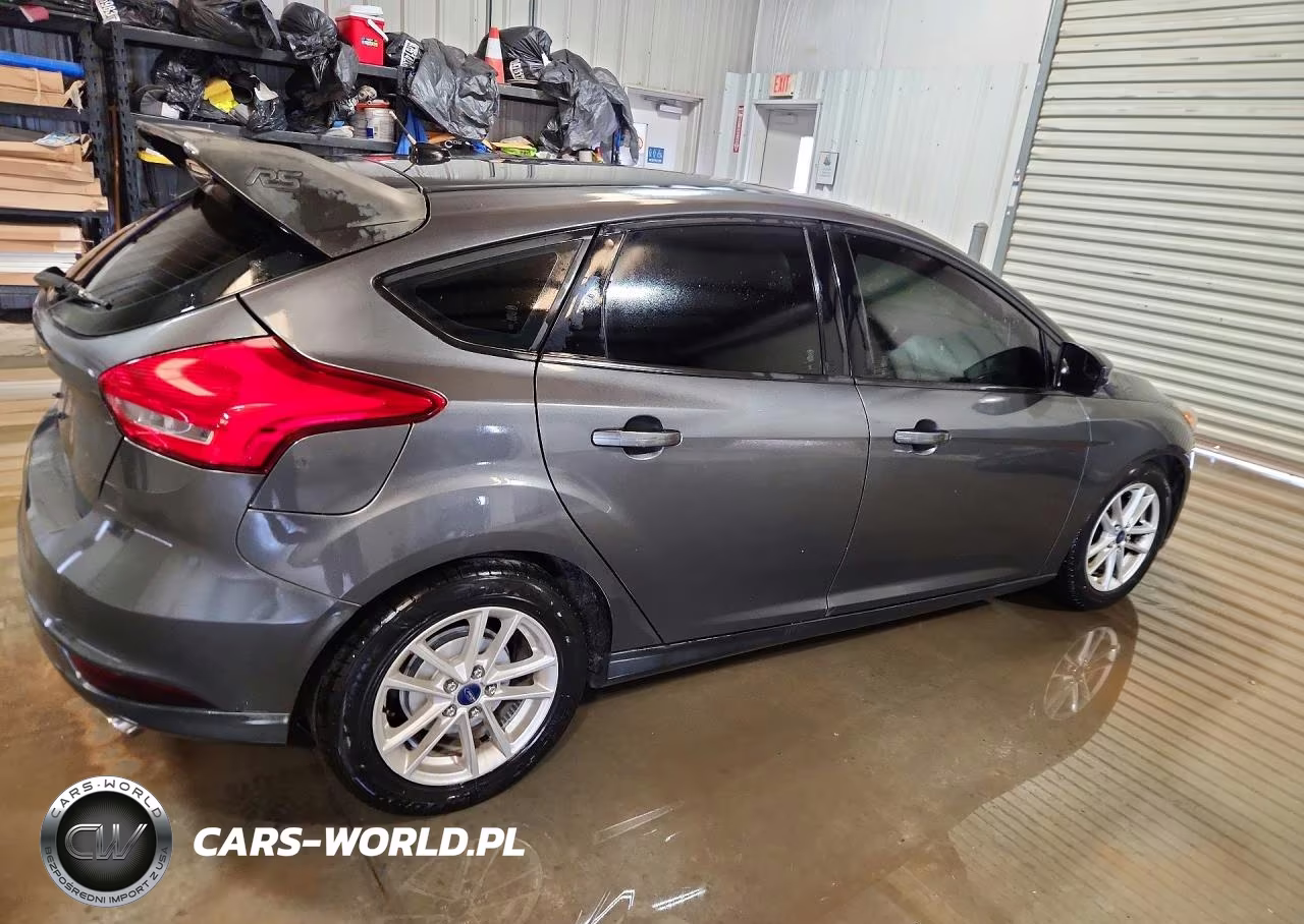 2017 Ford Focus Se VIN:1FADP3K26HL224659 - 3
