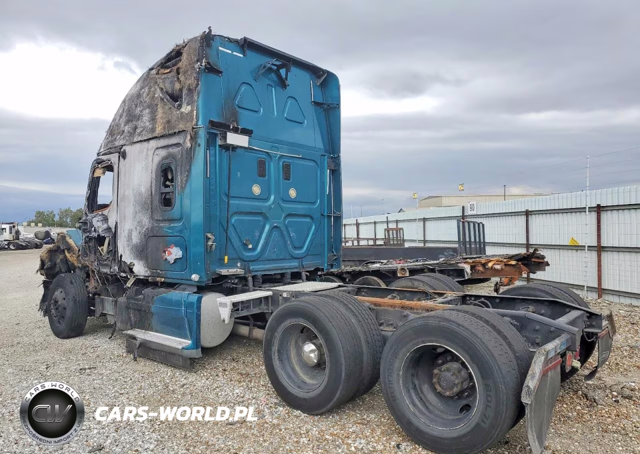 2012 Freightliner Cascadia Truck Cab And Chassis VIN:1FUJGLDRXCSBC3962 - 3