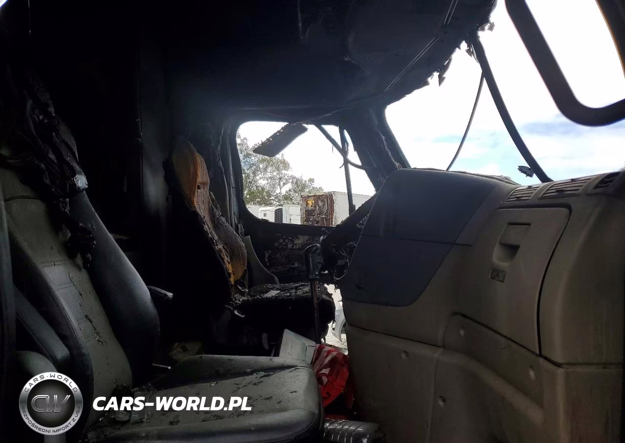 2012 Freightliner Cascadia Truck Cab And Chassis VIN:1FUJGLDRXCSBC3962 - 5