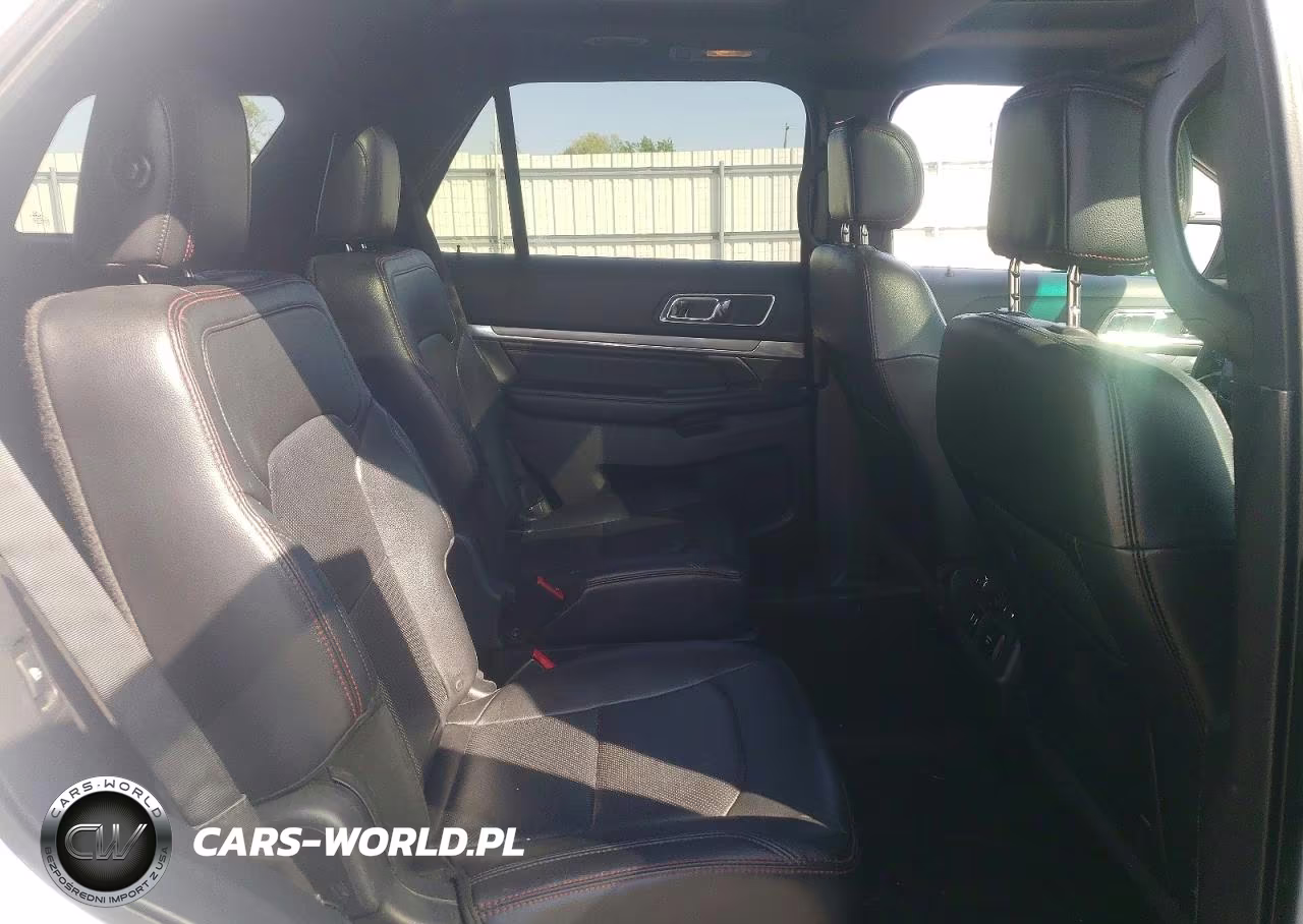 2016 Ford Explorer Sport VIN:1FM5K8GT9GGB31858 - 11