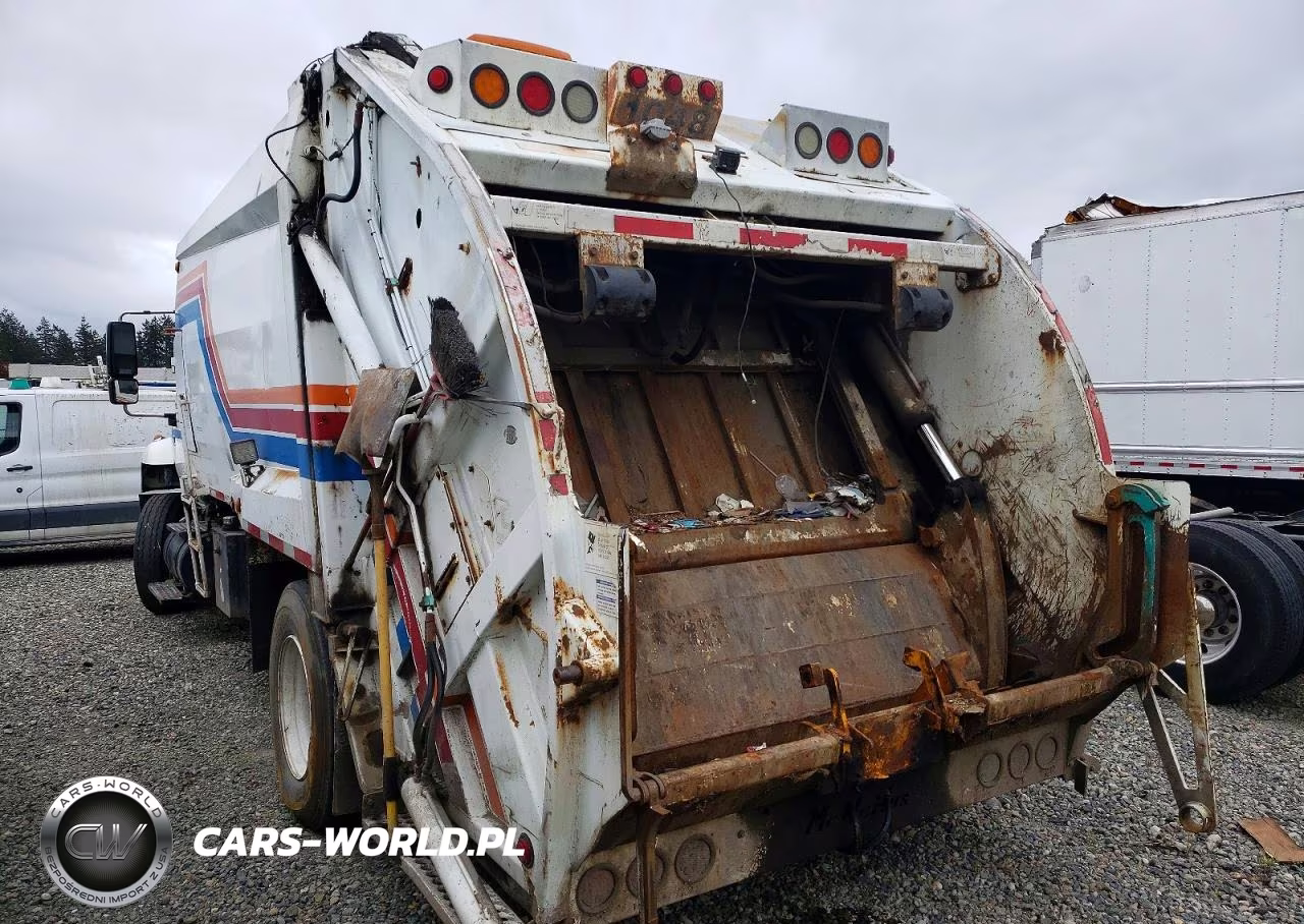 2007 International 7400 Refuse Truck VIN:1HTWCAAN47J408428 - 3