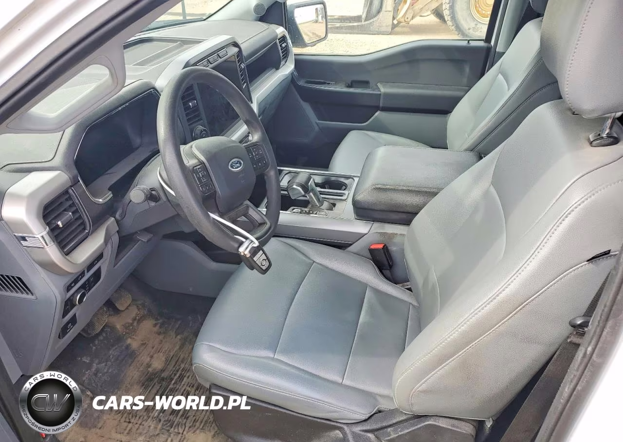 2023 Ford F150 Lightning Pro VIN:1FTVW1EL0PWG40648 - 7