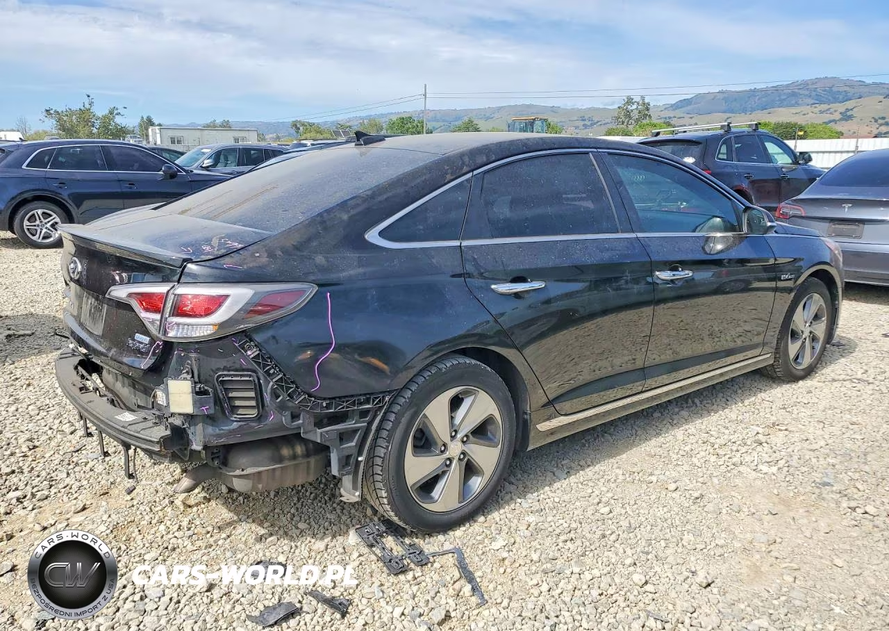 2017 Hyundai Sonata Plug-In Hybrid VIN:KMHE14L24HA074644 - 3
