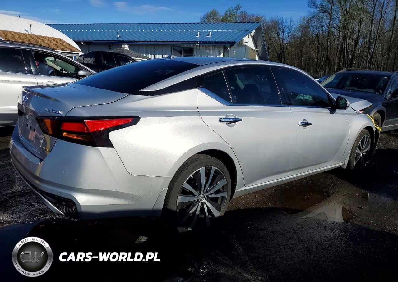 2019 Nissan Altima Platinum VIN:1N4BL4FW0KN300989 - 3