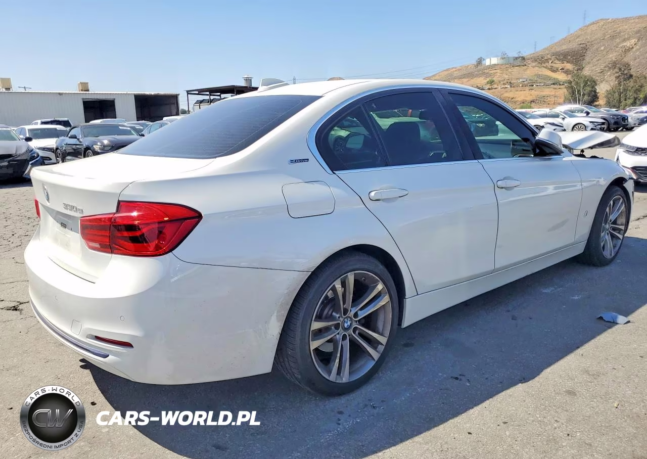 2018 BMW 330E VIN:WBA8E1C5XJA756607 - 3