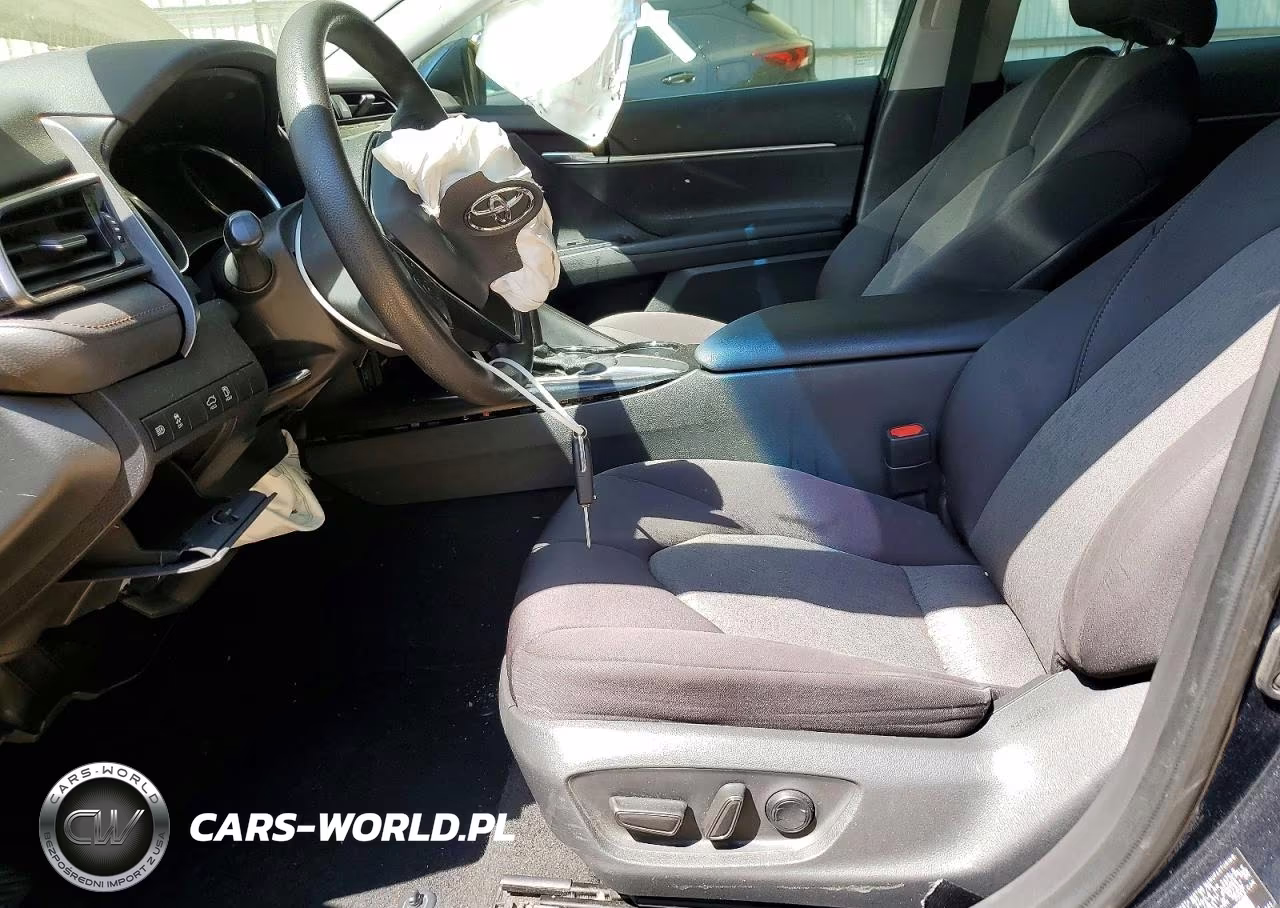2020 Toyota Camry Le VIN:4T1C11AK6LU982609 - 7
