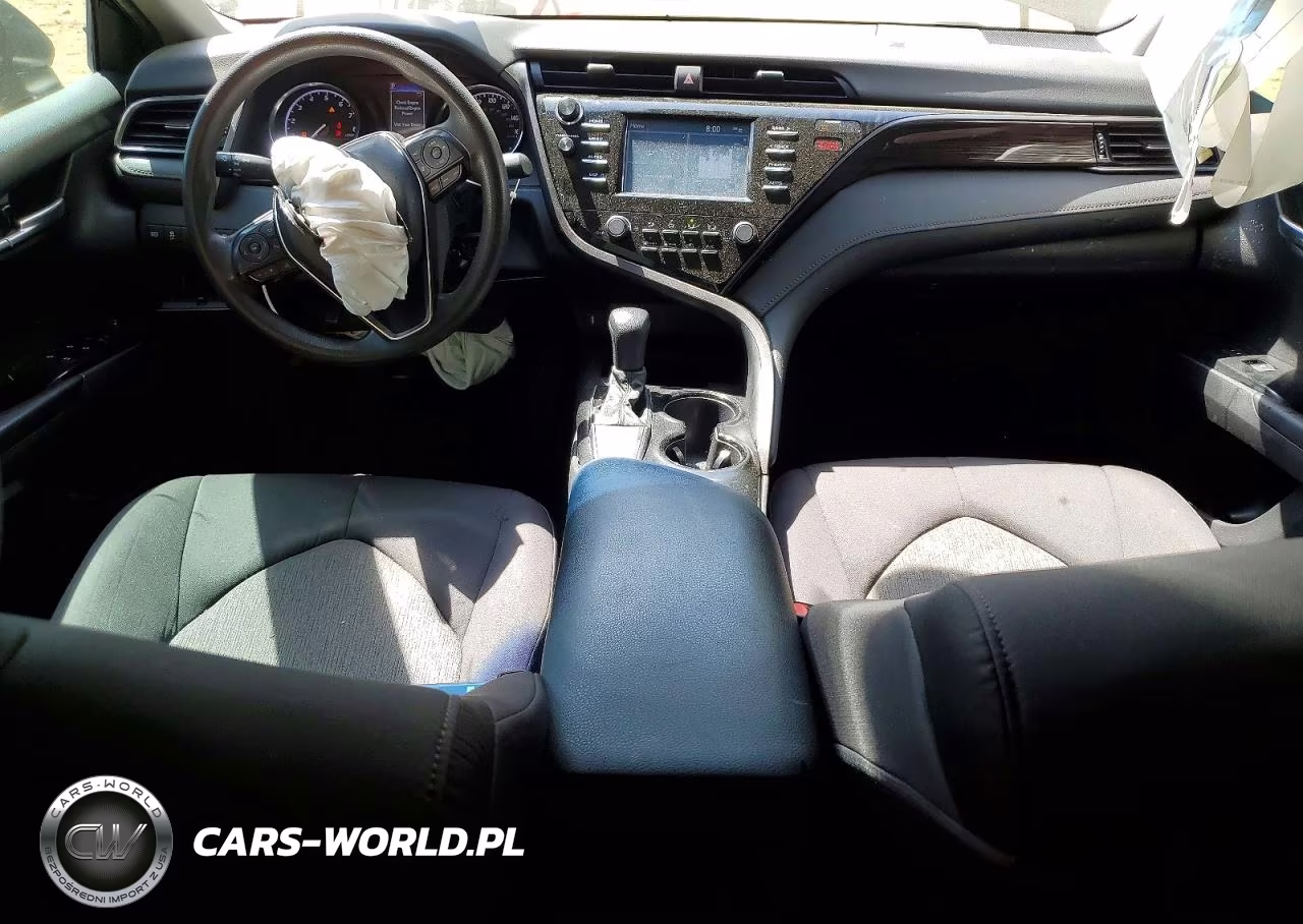 2020 Toyota Camry Le VIN:4T1C11AK6LU982609 - 8