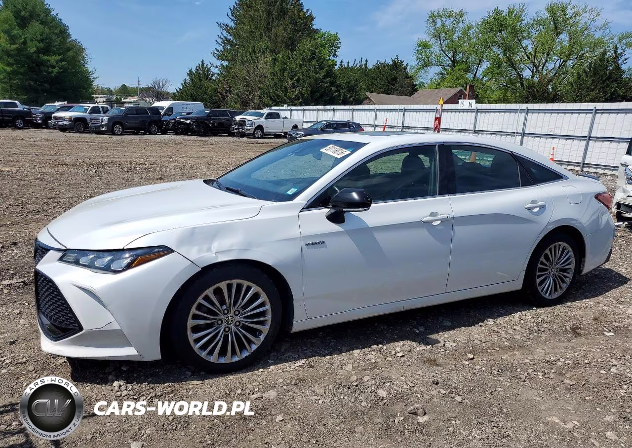 2020 Toyota Avalon Hybrid Xse