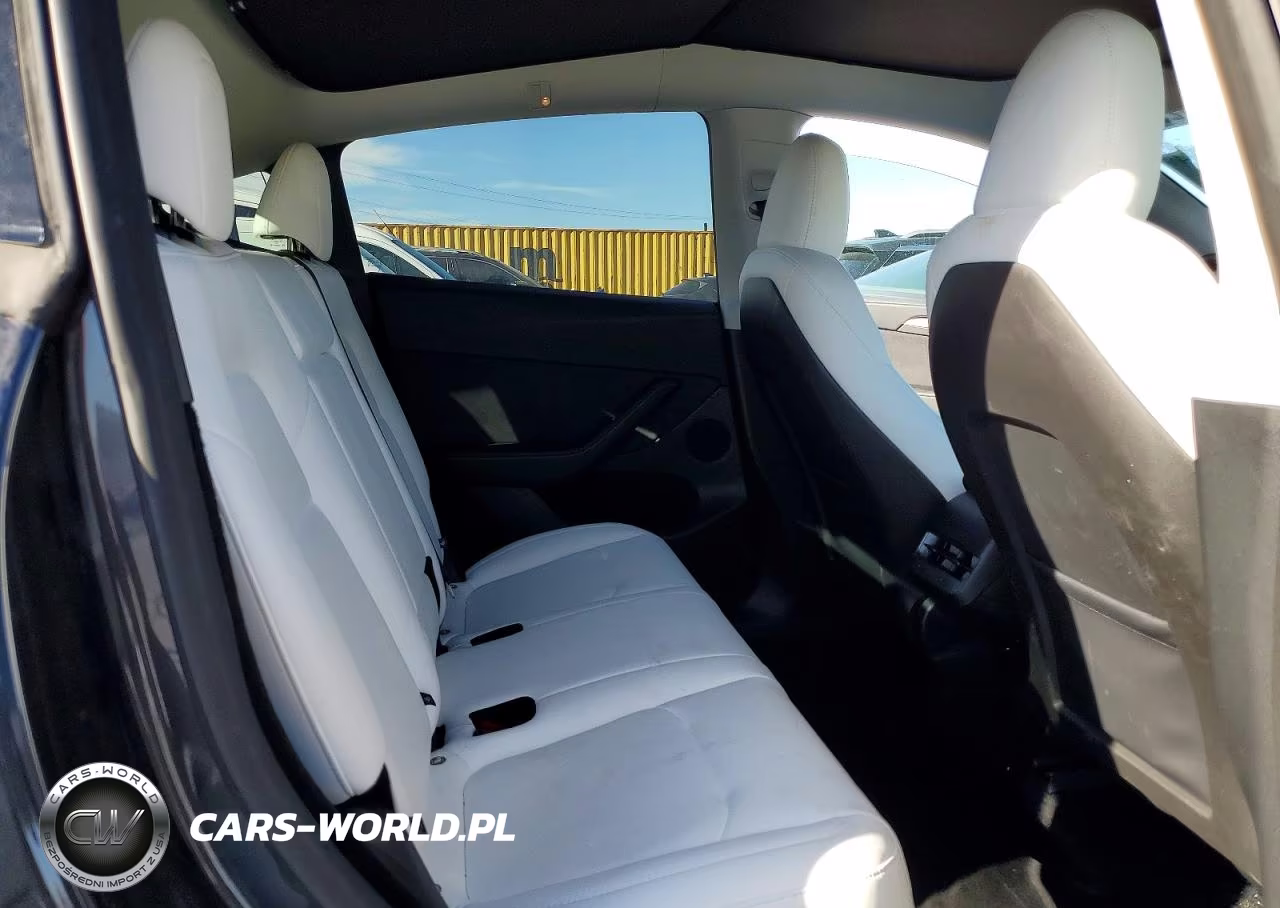 2025 Tesla Model Y Long Range Dual Motor Rear-Wheel Drive VIN:7SAYGDED6SF231266 - 10