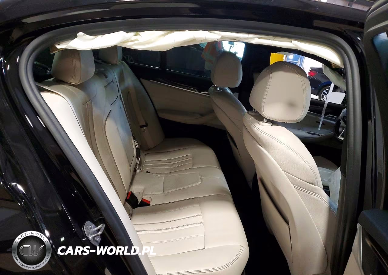 2019 BMW 530 Xi VIN:WBAJA7C52KWW17592 - 10