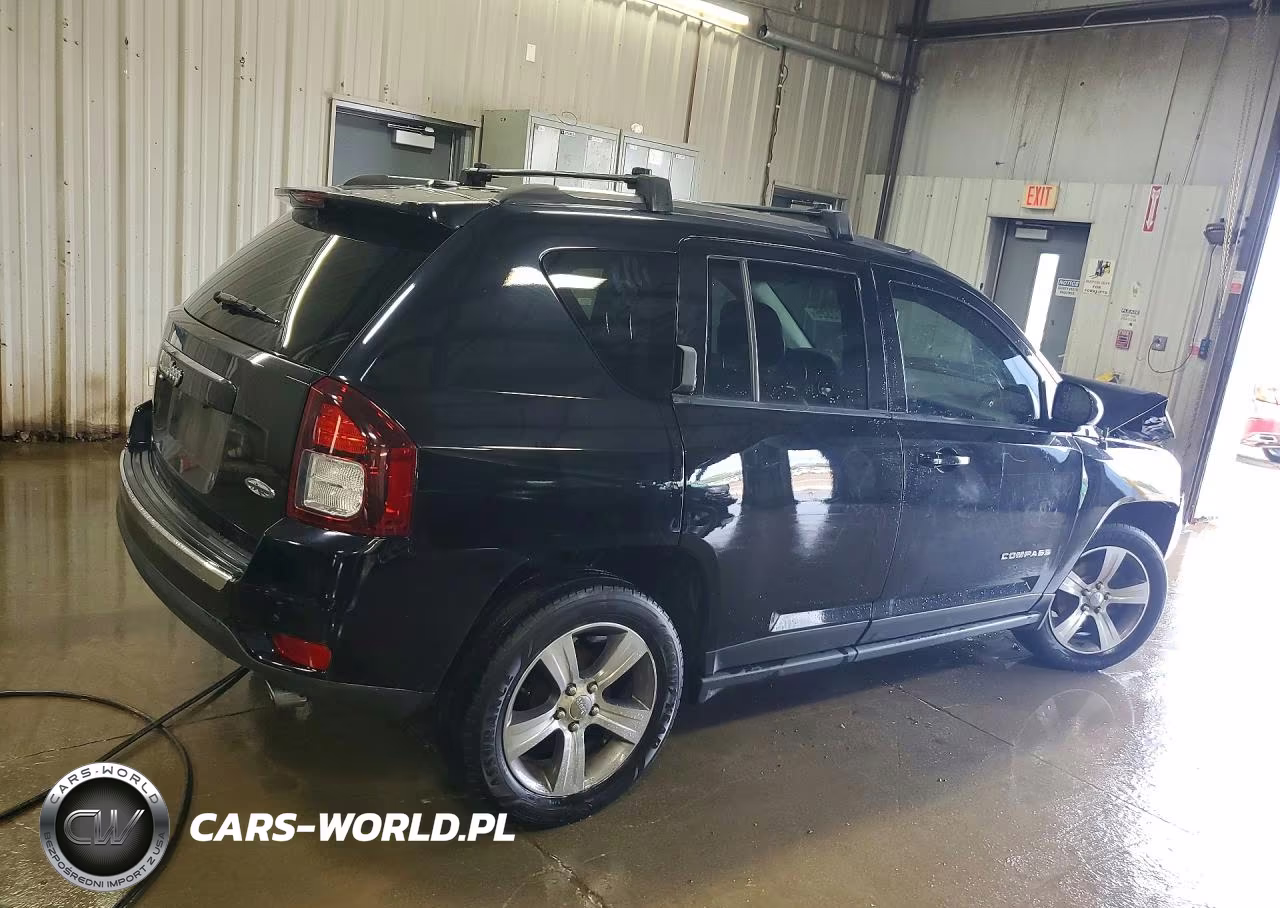 2016 Jeep Compass Latitude VIN:1C4NJCEA9GD700804 - 3