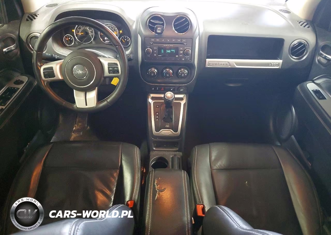2016 Jeep Compass Latitude VIN:1C4NJCEA9GD700804 - 8