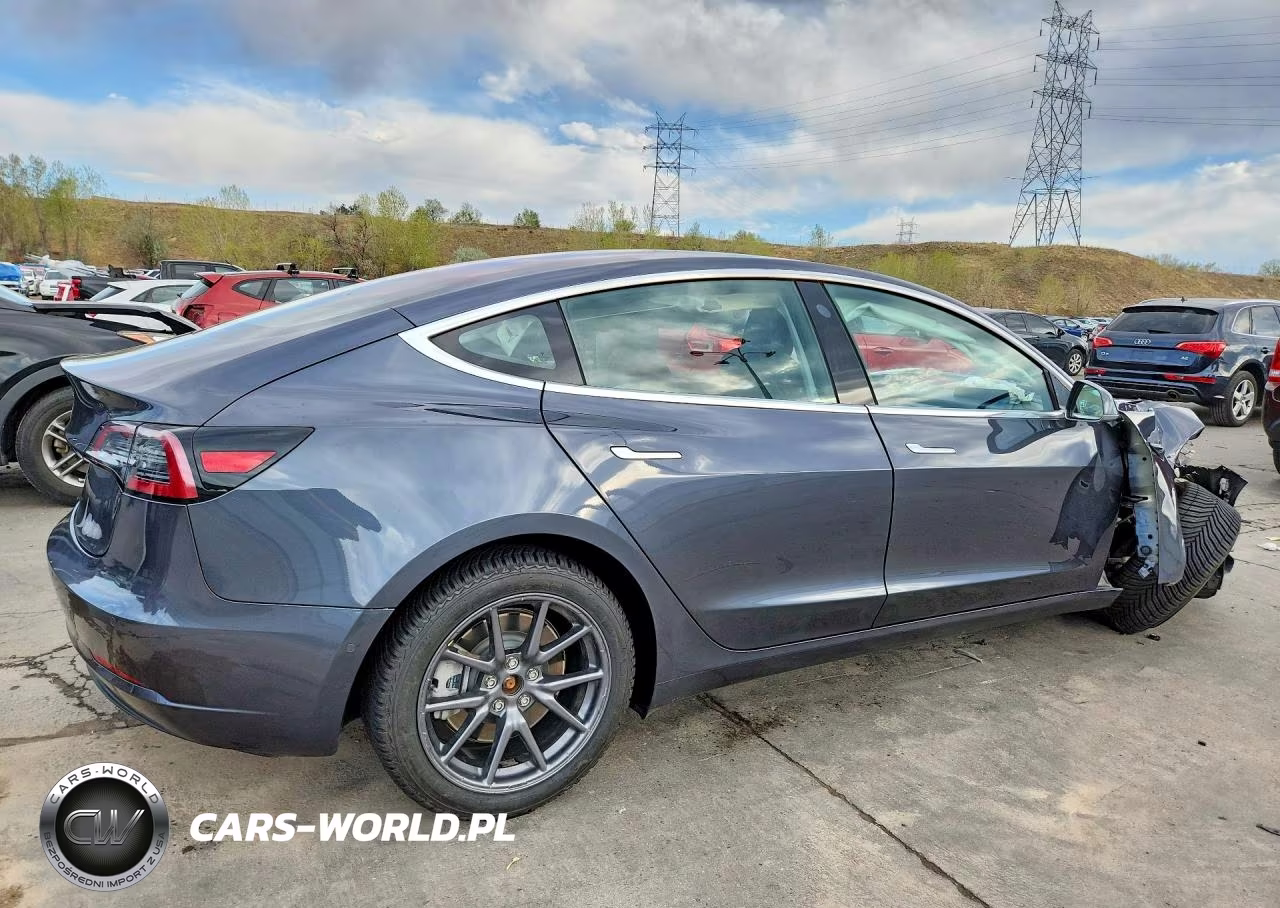 2018 Tesla Model 3 VIN:5YJ3E1EA8JF051769 - 3