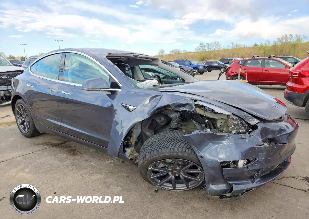 2018 Tesla Model 3 VIN:5YJ3E1EA8JF051769 - 4