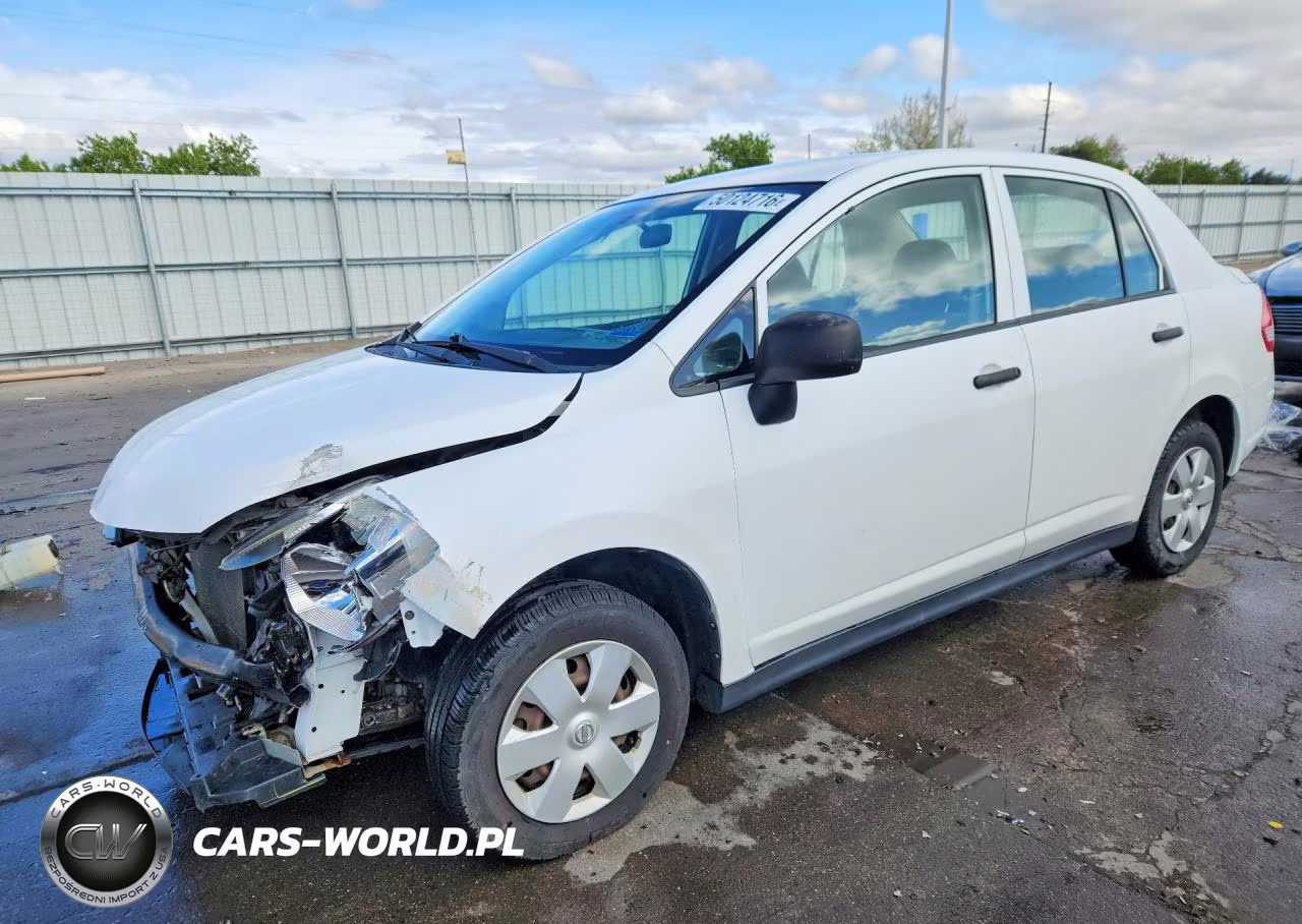 2009 Nissan Versa 1.6 Base