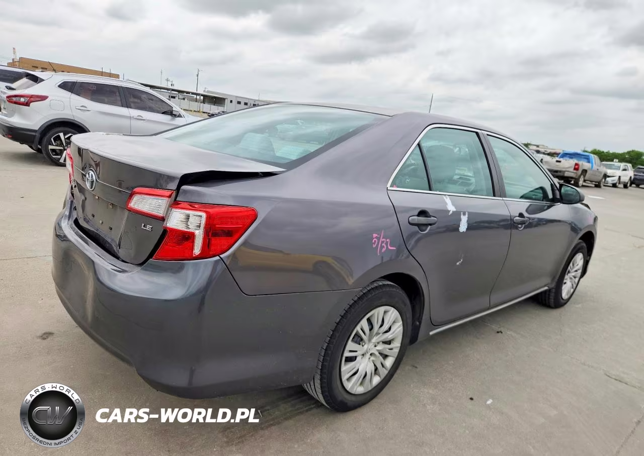2014 Toyota Camry Le VIN:4T1BF1FK2EU412664 - 3