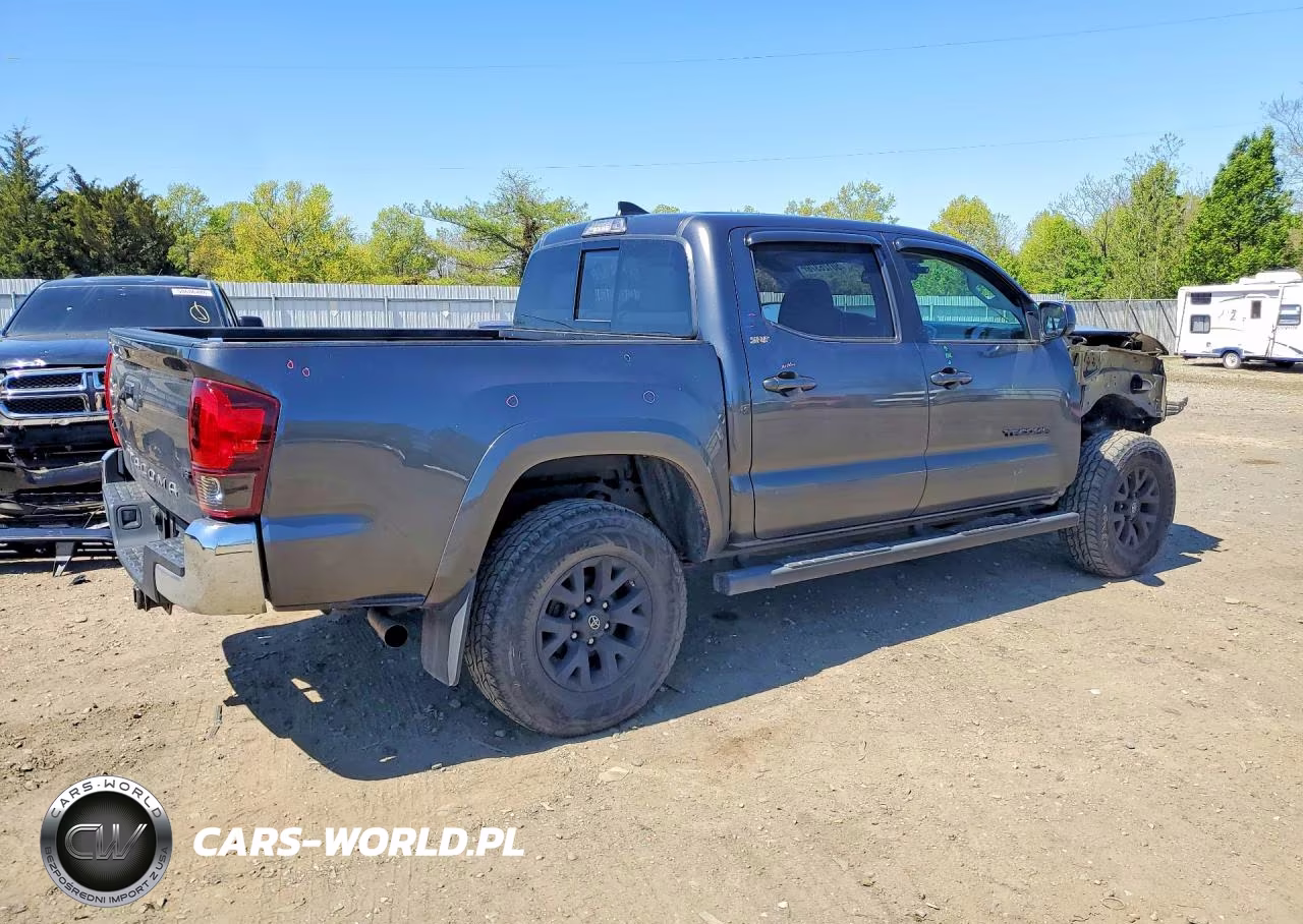 2018 Toyota Tacoma Sr5 V6 VIN:3TMCZ5AN7JM184832 - 3