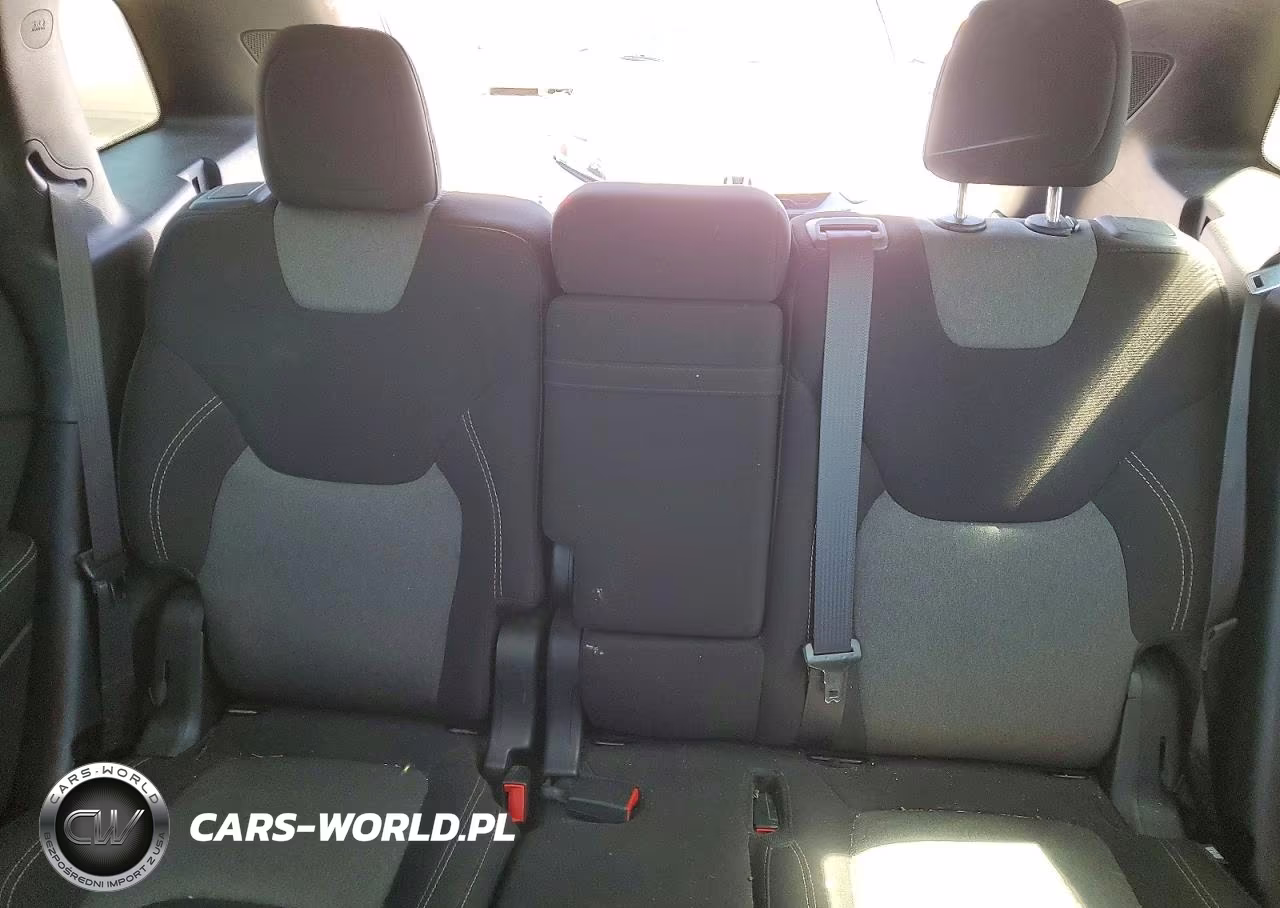 2016 Jeep Cherokee Sport VIN:1C4PJMAB5GW140247 - 10