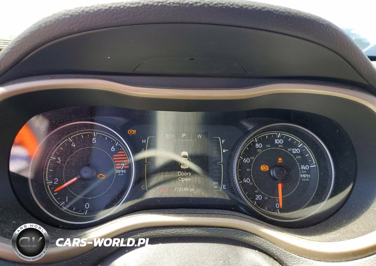 2016 Jeep Cherokee Sport VIN:1C4PJMAB5GW140247 - 9