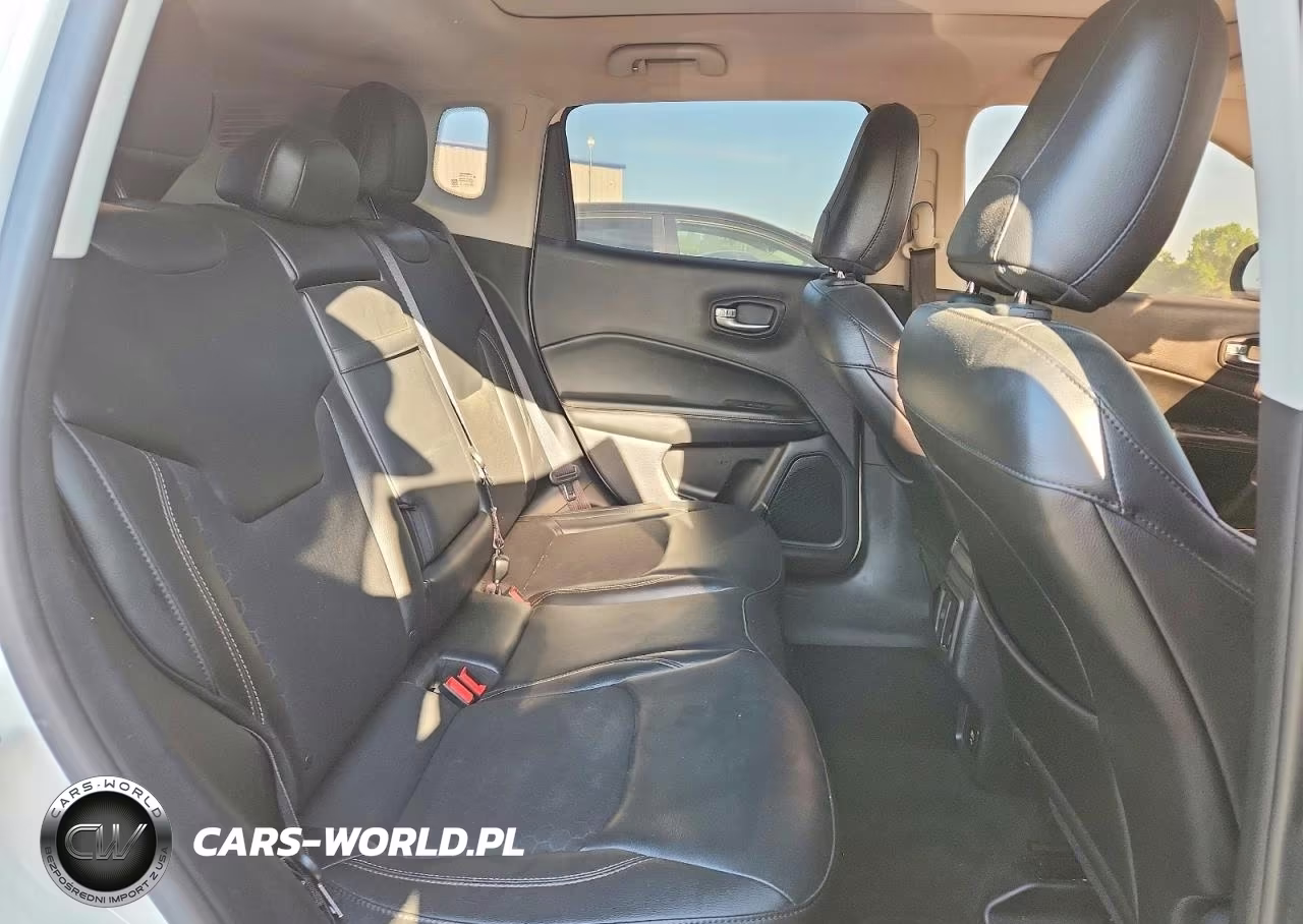 2018 Jeep Compass Latitude VIN:3C4NJDBB7JT144318 - 11
