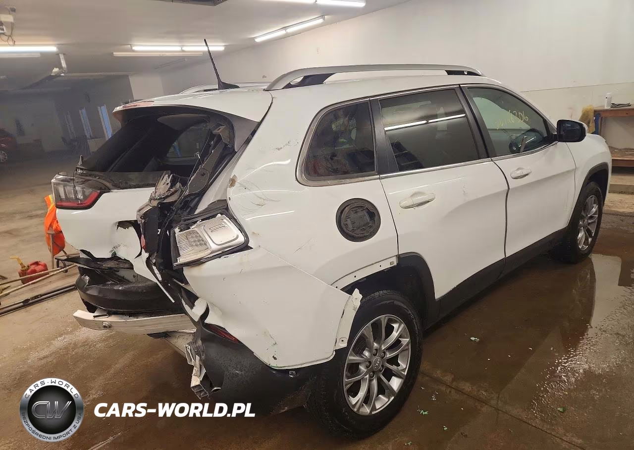 2021 Jeep Cherokee Latitude Lux VIN:1C4PJMMXXMD153364 - 3