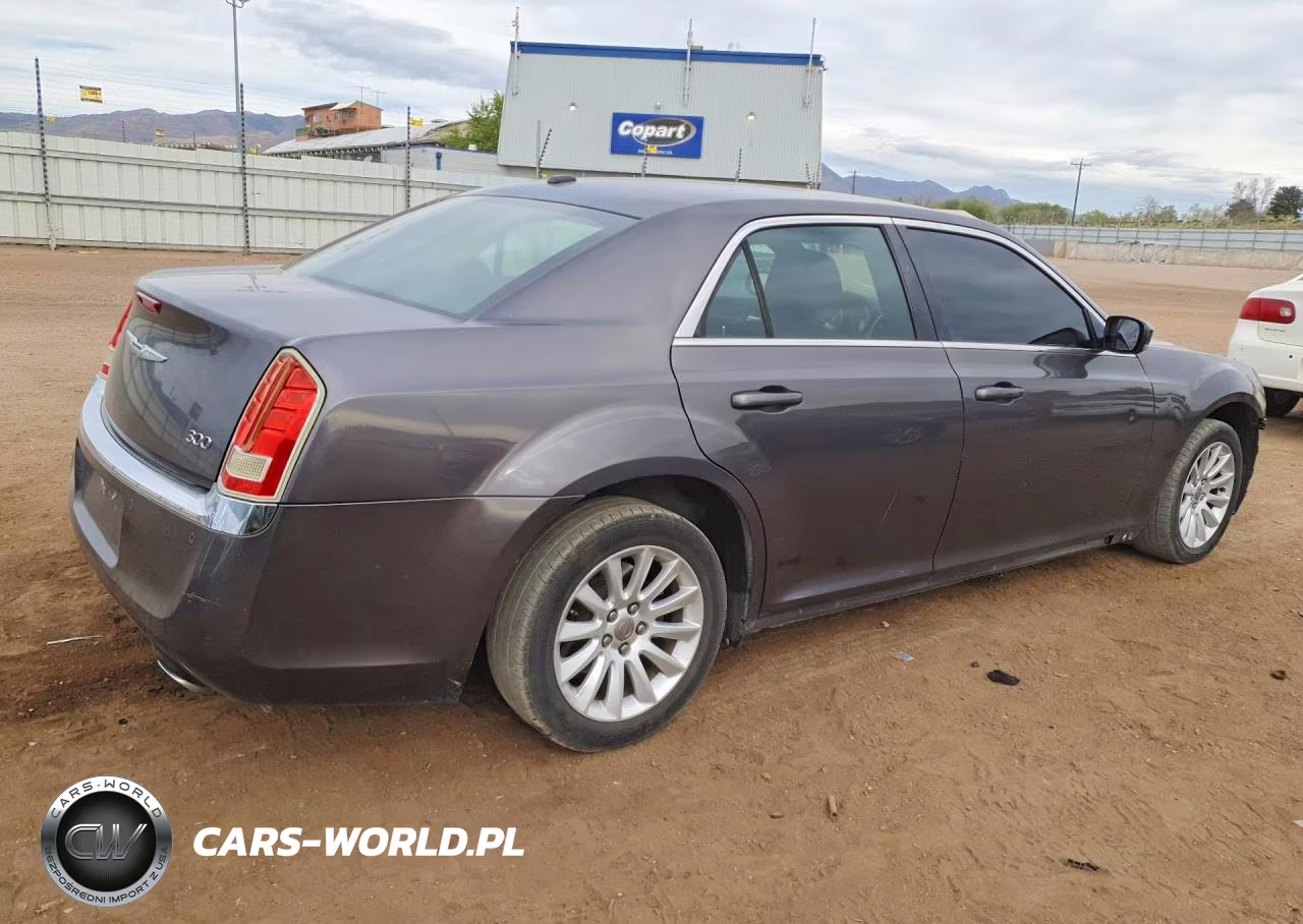 2014 Chrysler 300 VIN:2C3CCAAG8EH233573 - 3