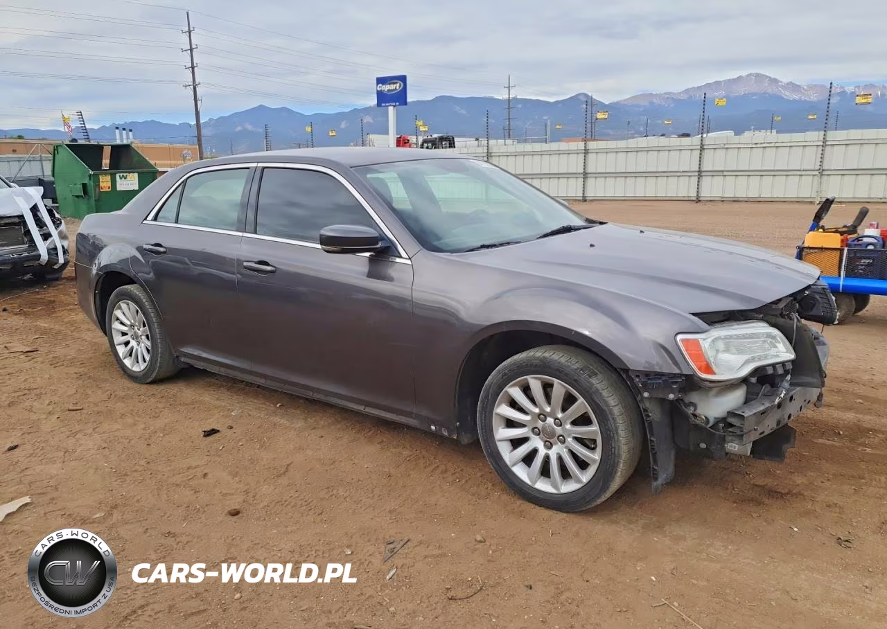2014 Chrysler 300 VIN:2C3CCAAG8EH233573 - 4