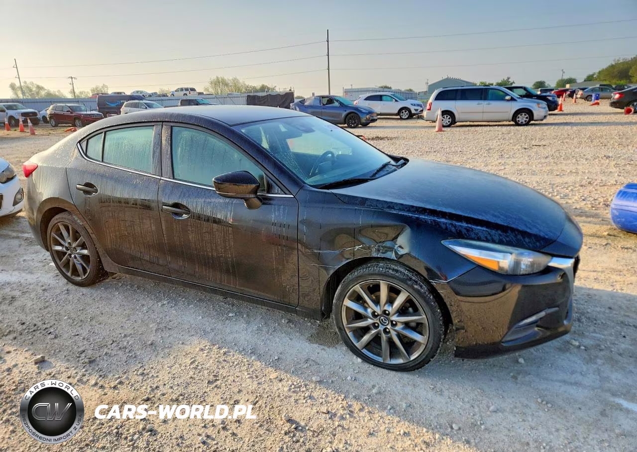 2018 Mazda 3 Touring VIN:3MZBN1V38JM208240 - 4