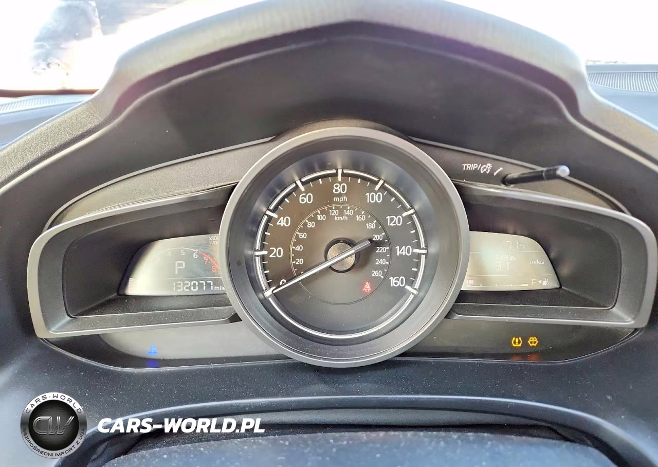 2018 Mazda 3 Touring VIN:3MZBN1V38JM208240 - 9