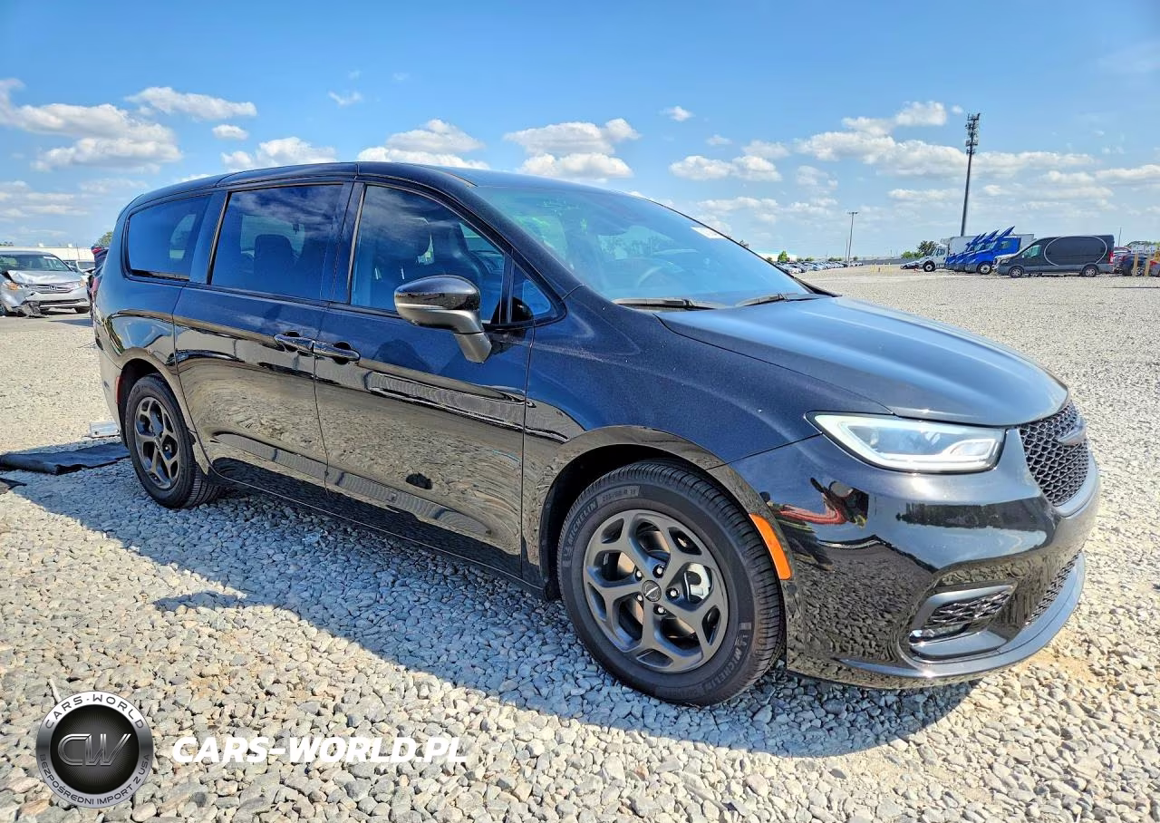 2023 Chrysler Pacifica Hybrid Touring L VIN:2C4RC1L70PR501743 - 4