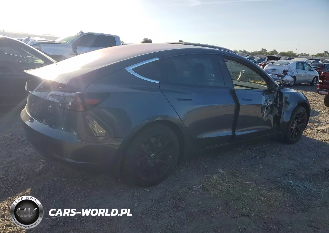 2017 Tesla Model 3 VIN:5YJ3E1EA9HF002218 - 3