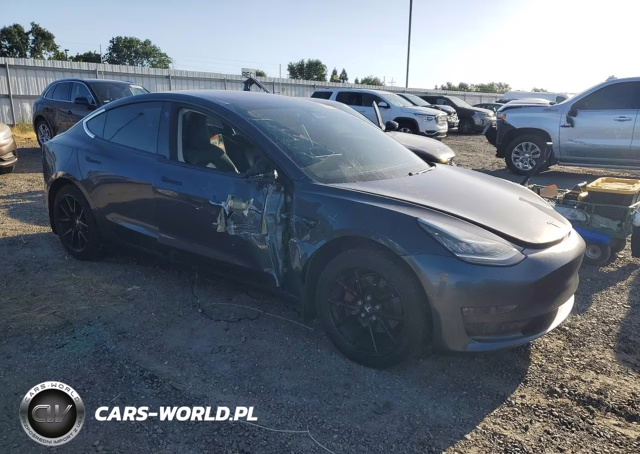 2017 Tesla Model 3 VIN:5YJ3E1EA9HF002218 - 4