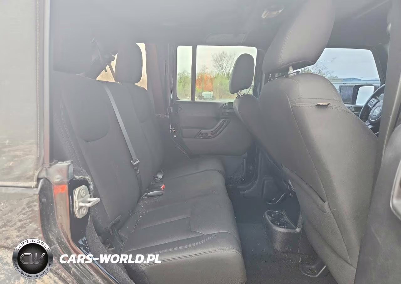 2015 Jeep Wrangler Unlimited Sport VIN:1C4HJWDG3FL592155 - 11