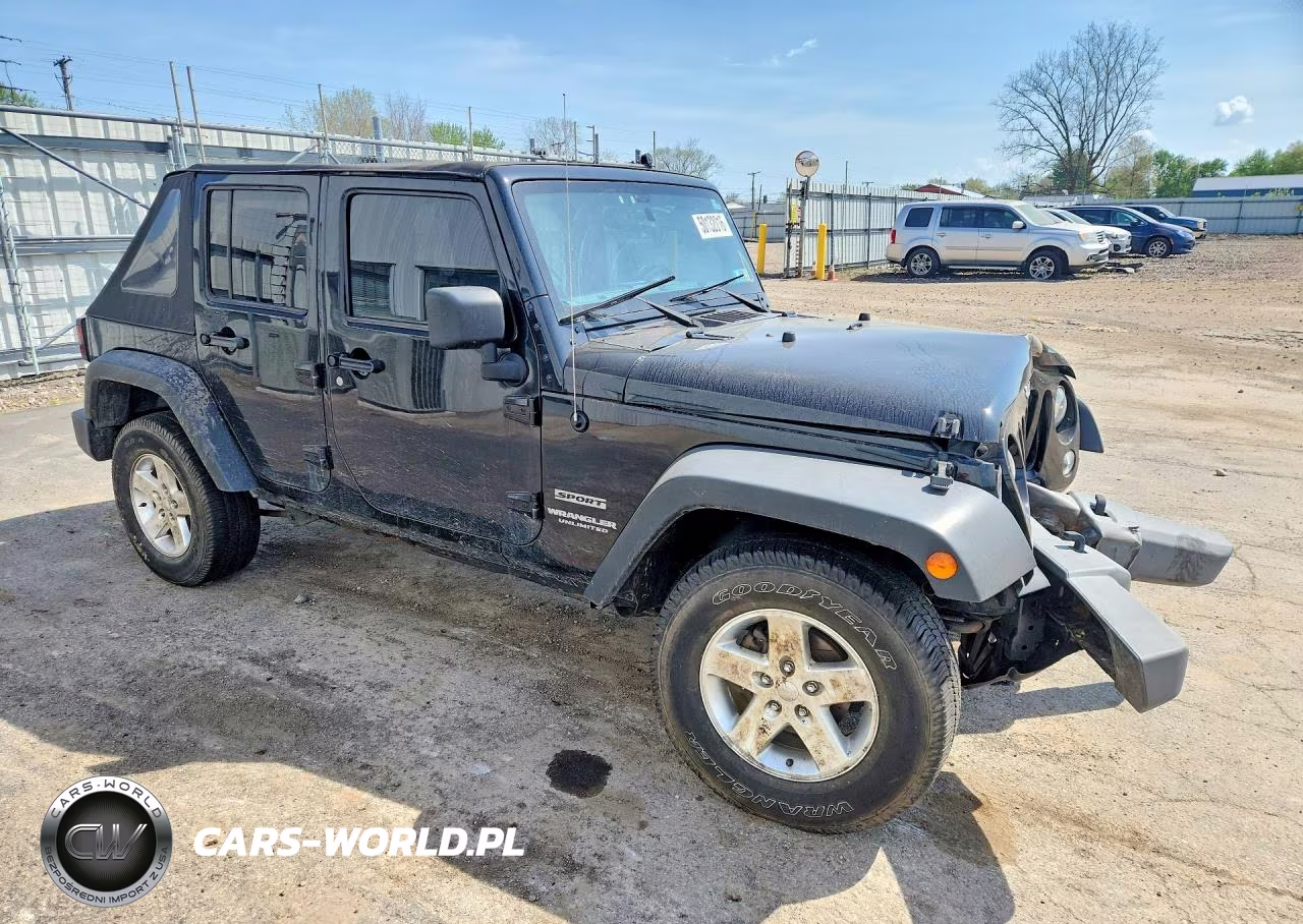 2015 Jeep Wrangler Unlimited Sport VIN:1C4HJWDG3FL592155 - 4