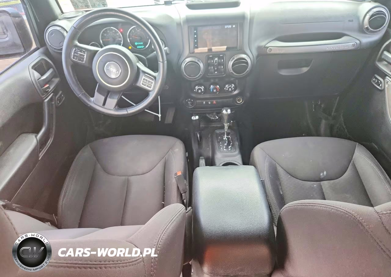 2015 Jeep Wrangler Unlimited Sport VIN:1C4HJWDG3FL592155 - 8